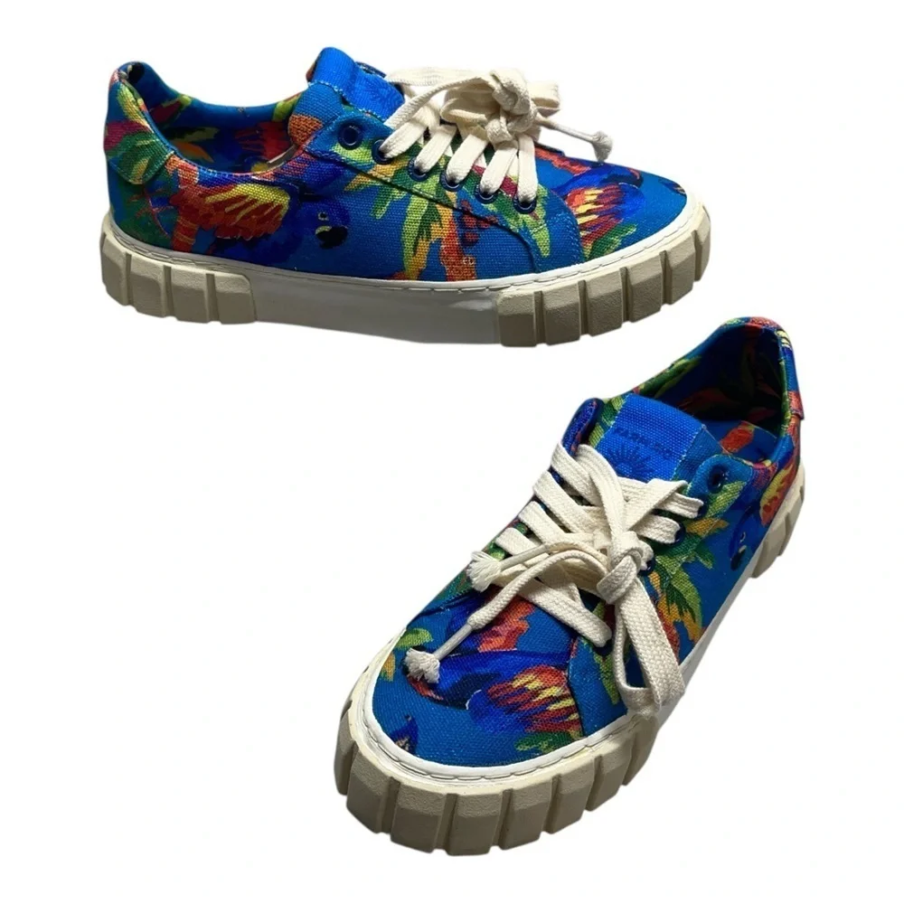 Farm Rio Tropical Bird Lace Up Chunky Sole Blue Macaw Sneakers Women’s size 8.5